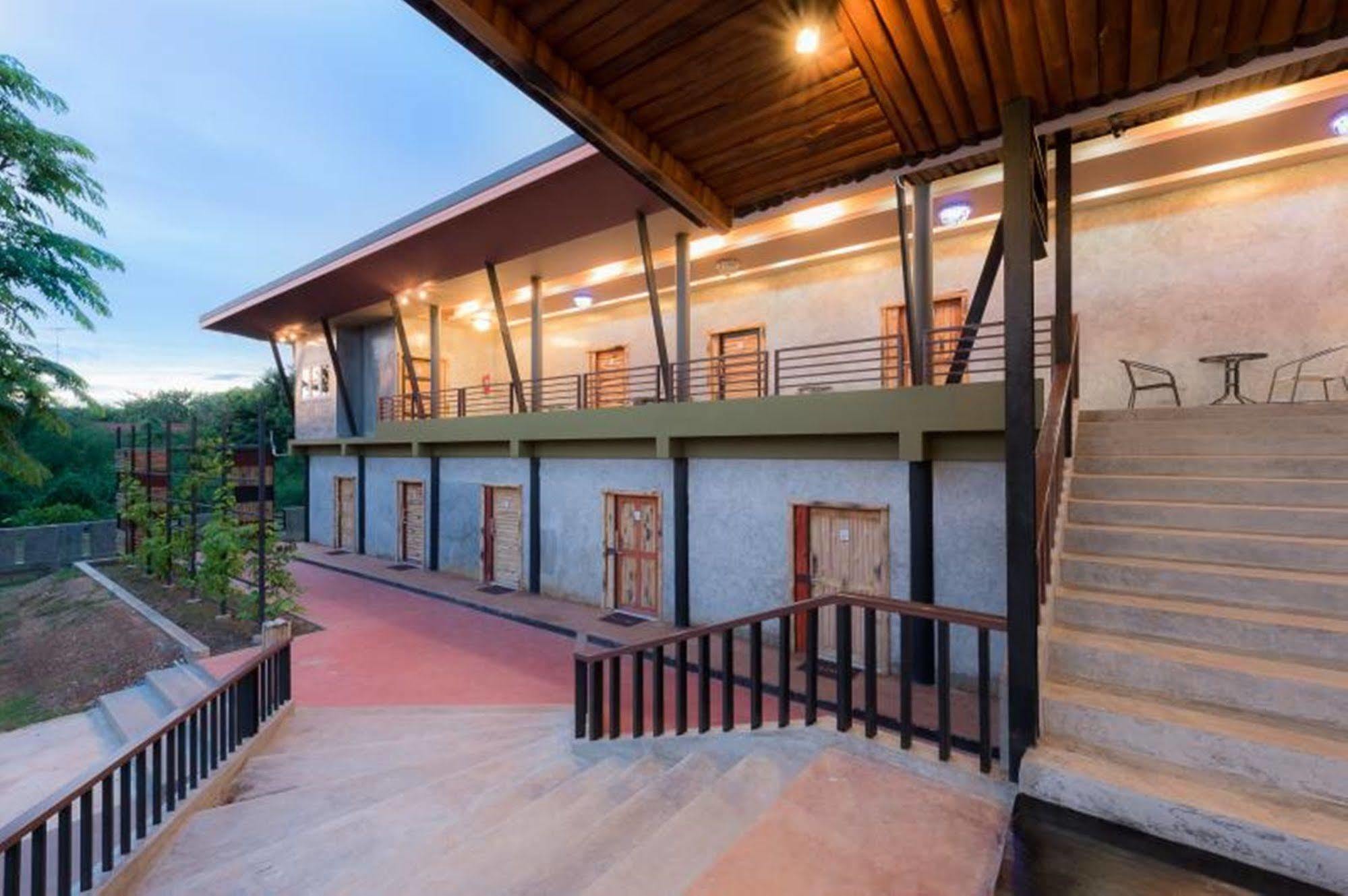 The Riverpool Resort And Spa Kanchanaburi Extérieur photo